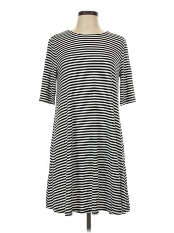 Old Navy Casual Dress (view 1)