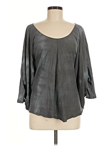 Elizabeth and James 3/4 Sleeve Blouse (view 1)