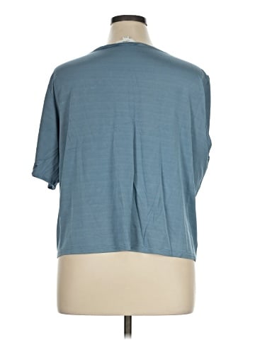 Vince. Short Sleeve T-Shirt (view 2)