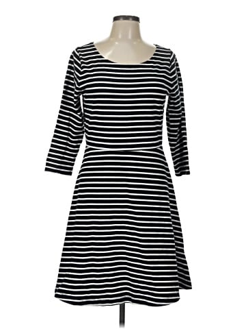 Old Navy Casual Dress (view 1)