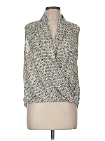 Everleigh Sleeveless Blouse (view 1)