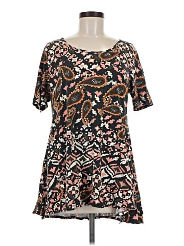 Lularoe Short Sleeve Blouse (view 1)