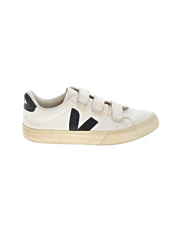 VEJA Sneakers (view 1)