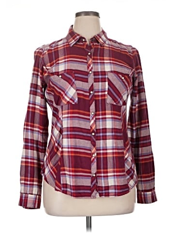 Maurices Long Sleeve Button-Down Shirt (view 1)
