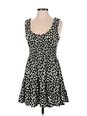 Urban Outfitters Casual Dress (view 1)