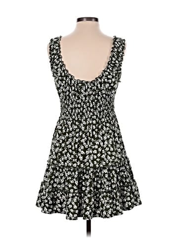 Urban Outfitters Casual Dress (view 2)