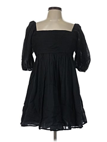 Abercrombie & Fitch Cocktail Dress (view 1)