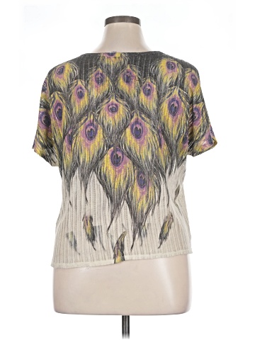Charlotte Russe Short Sleeve T-Shirt (view 2)
