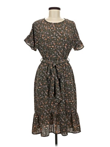 Betsey's Boutique Shop Casual Dress (view 1)