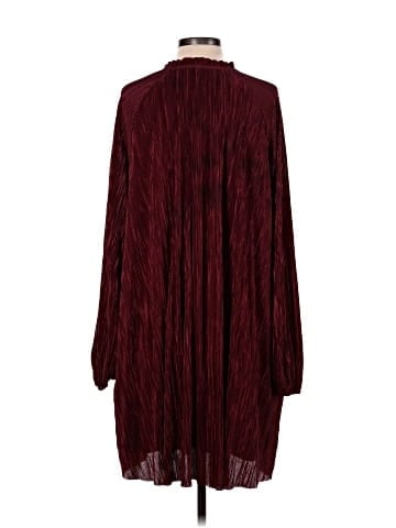 Banana Republic Casual Dress (view 2)