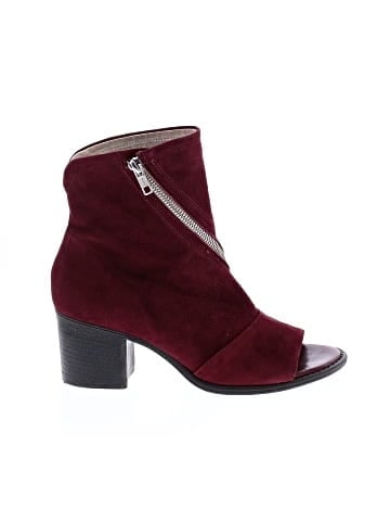 Summit by White Mountain Sandals (view 1)