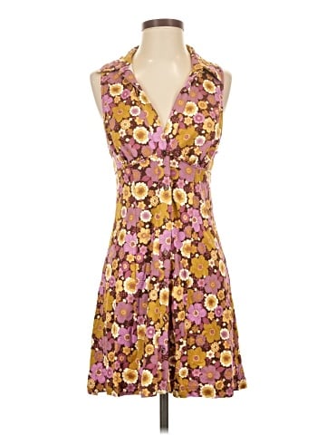 Urban Outfitters Casual Dress (view 1)