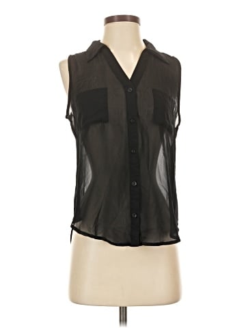 E&M Collection Sleeveless Button-Down Shirt (view 1)