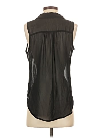 E&M Collection Sleeveless Button-Down Shirt (view 2)