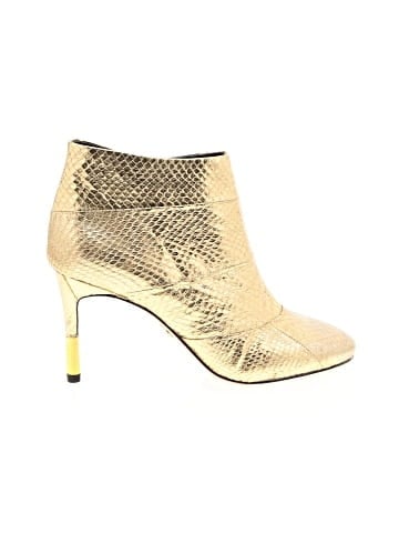 Pour La Victoire Ankle Boots (view 1)