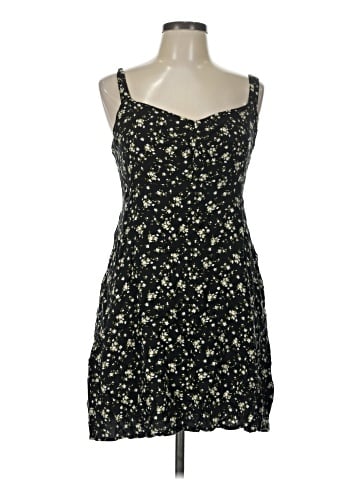 Old Navy Casual Dress (view 1)