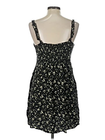 Old Navy Casual Dress (view 2)