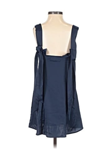 Urban Outfitters Casual Dress (view 2)