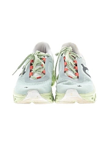 On Cloud Sneakers (view 2)