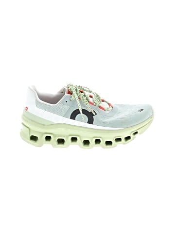 On Cloud Sneakers (view 1)