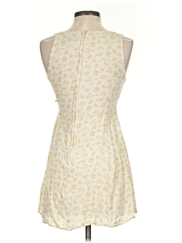 Urban Outfitters Casual Dress (view 2)