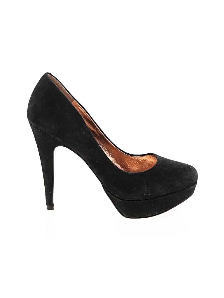 Pre-owned Bcbgeneration Heels In Black