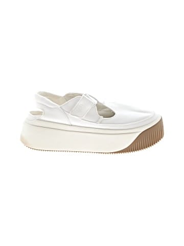 Ugg Flats (view 1)