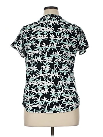 TWO by Vince Camuto Short Sleeve T-Shirt (view 2)