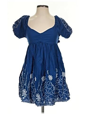 Urban Outfitters Casual Dress (view 1)