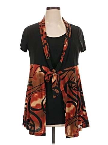 YUMMY PLUS Short Sleeve Blouse (view 1)