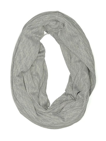 Sholdit Scarf (view 1)