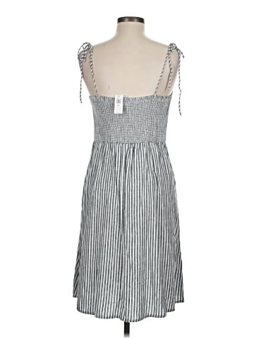 Old Navy Casual Dress (view 2)