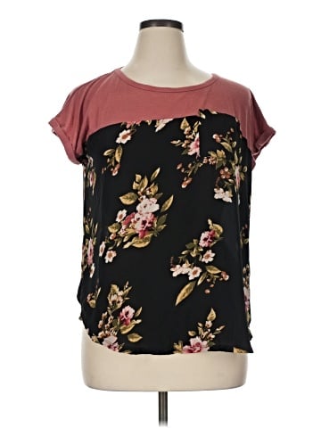 Xhilaration Short Sleeve Top (view 1)