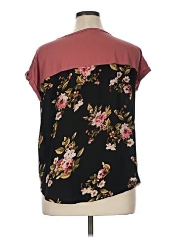 Xhilaration Short Sleeve Top (view 2)