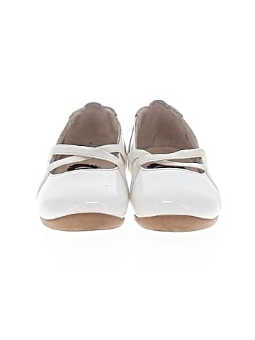 Livie & Luca Flats (view 2)