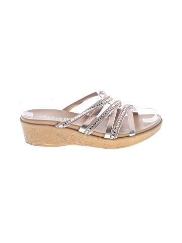 Mariella Wedges (view 1)