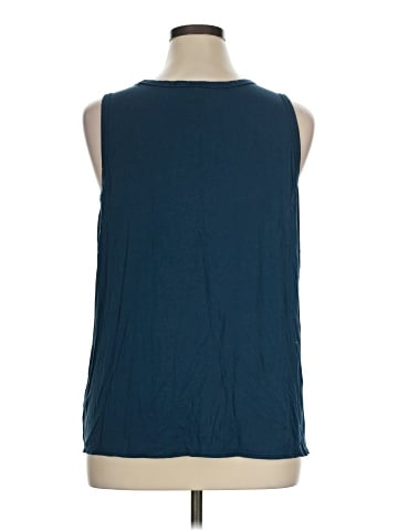 Old Navy Sleeveless T-Shirt (view 2)