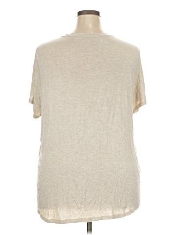 Maurices Short Sleeve T-Shirt (view 2)