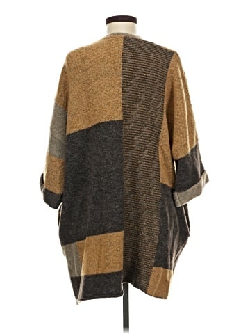 Maude Vivante Poncho (view 2)