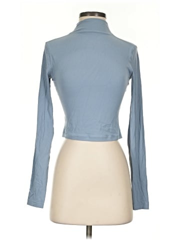 Lululemon Athletica Long Sleeve Turtleneck (view 1)