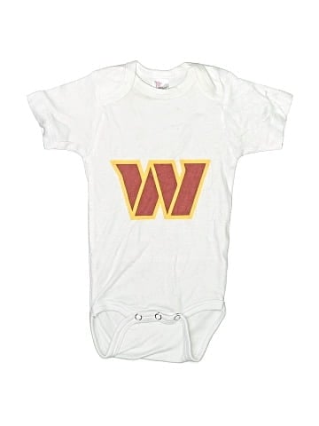 Laughing Giraffe Short Sleeve Onesie (view 1)