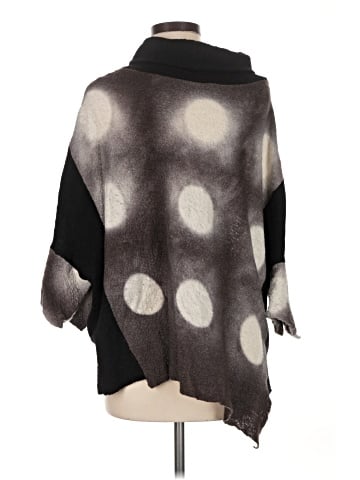 Laura Hunter Poncho (view 2)