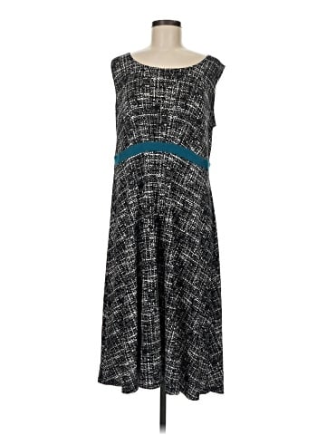 Sandra Darren Casual Dress (view 1)