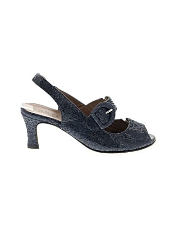 Anyi Lu Heels (view 1)