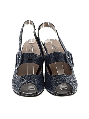 Anyi Lu Heels (view 2)