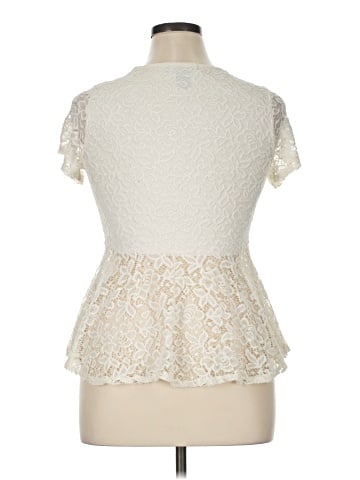 FASHION TO FIGURE Short Sleeve Top (view 2)