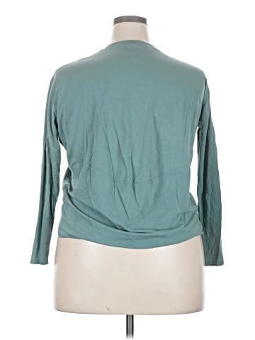 Lululemon Athletica 3/4 Sleeve T-Shirt (view 2)