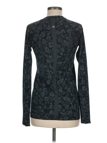 Lululemon Athletica Long Sleeve T-Shirt (view 2)