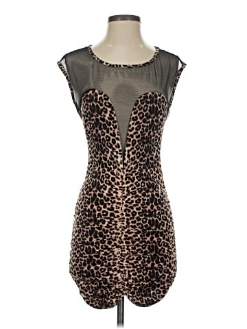 Cameo Sleeveless T-Shirt (view 1)