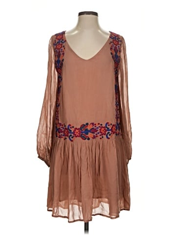 Chloe Oliver Casual Dress (view 1)